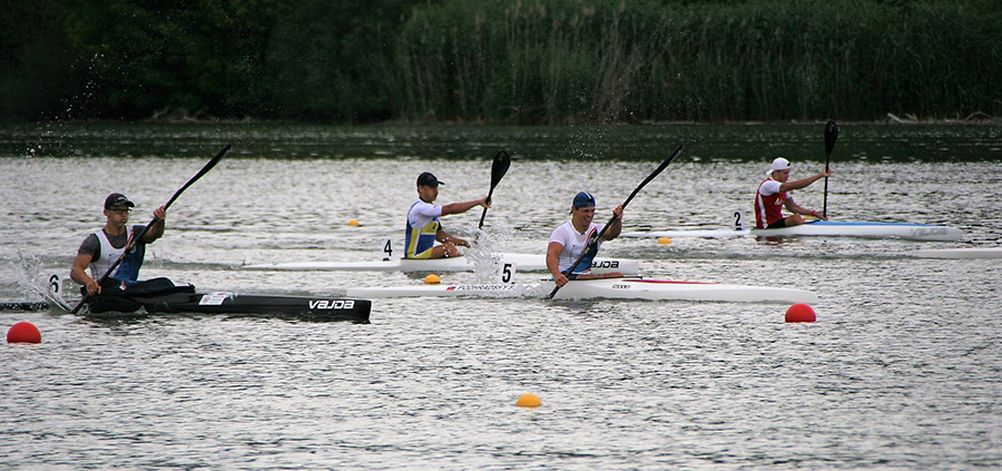 Finálová jazda juniorov na 1000 metrov, loď č. 6 – D. Rybanský, č. 5 – V. S. Podhradský, č. 4 – M. Današ, č. 2 – M. Orth (Nemecko)