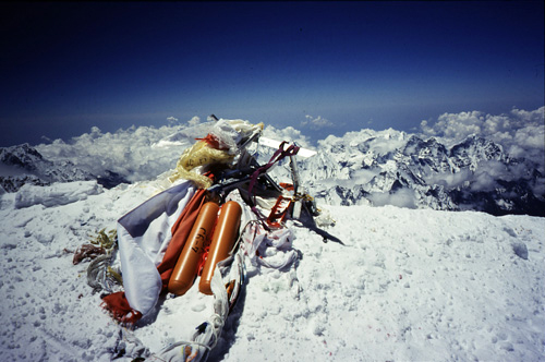 Foto 7.Foto z najvyššej hory sveta Mount Everestu v roku 1998. Zdroj: Národná encyklopédia športu